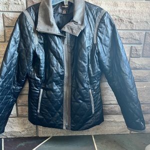 Like new fully lined warm winter leather coat.  Medium. Fits true to size